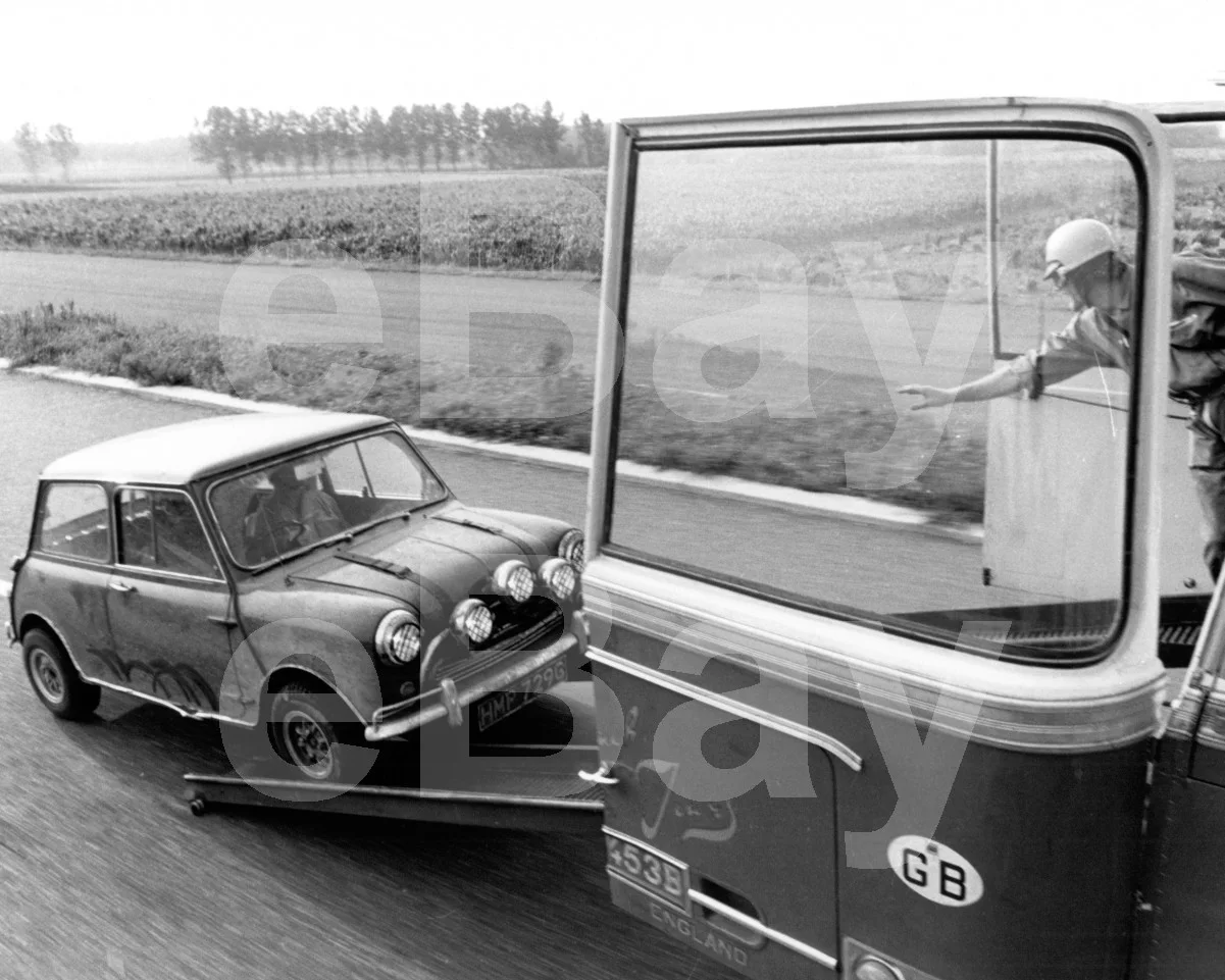 The Italian Job (1969) Car Scene, Mini Cooper 16x12 Photo Poster Print, изображение 4