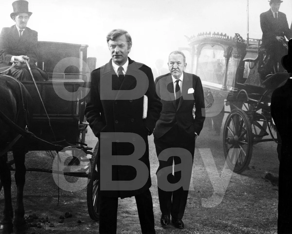 The Italian Job (1969) Michael Caine, Noel Coward 16x12 Photo Poster Print, изображение 4