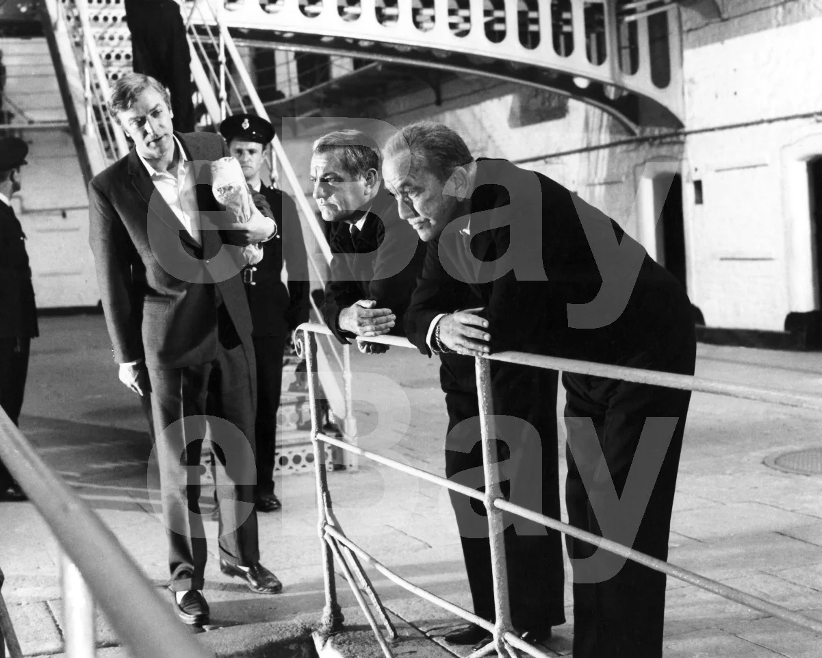 The Italian Job (1969) Michael Caine, Noel Coward 16x12 Photo Poster Print, изображение 4