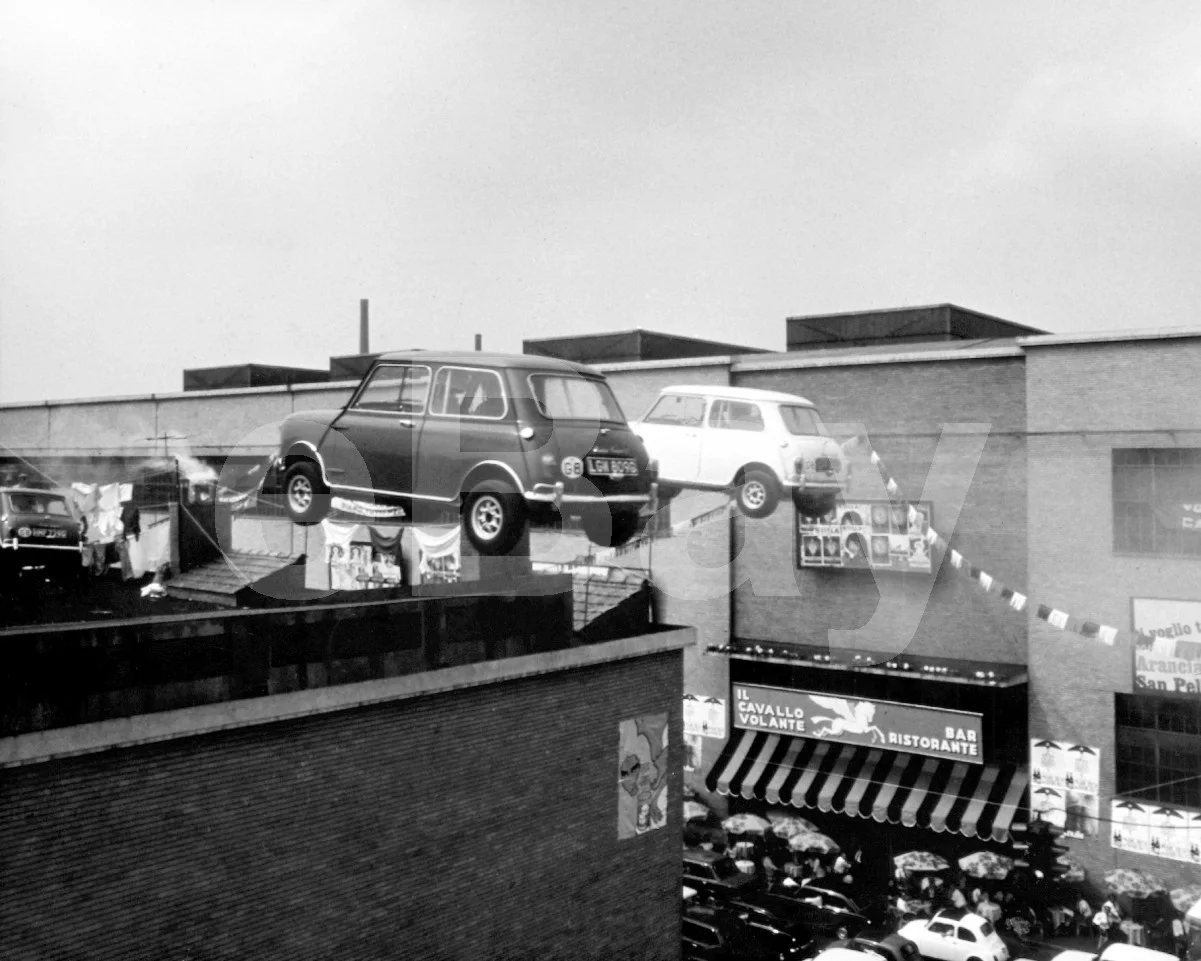 The Italian Job (1969) Car Chase Mini Scene 16x12 Photo Poster Print, изображение 4
