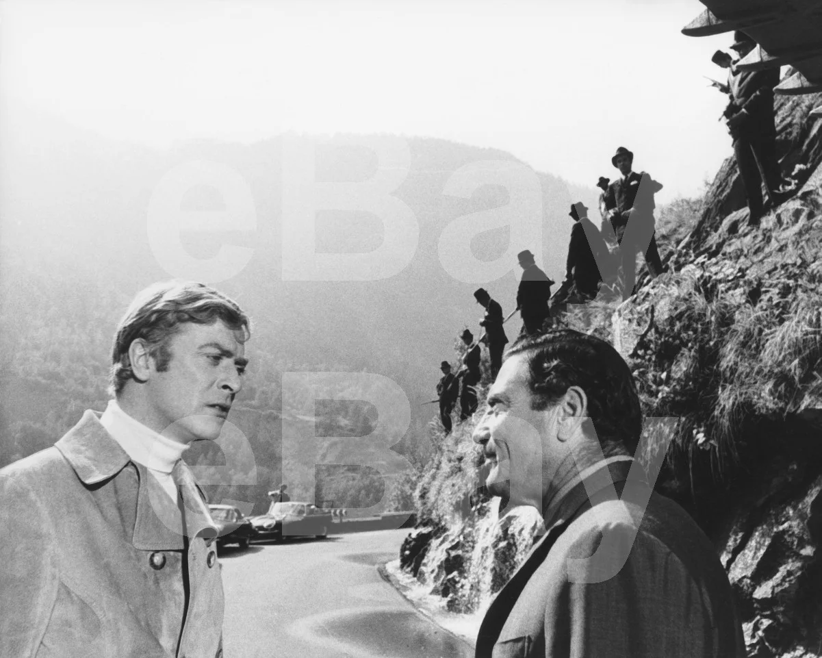 The Italian Job (1969) Michael Caine, Raf Vallone 16x12 Photo Poster Print, изображение 4