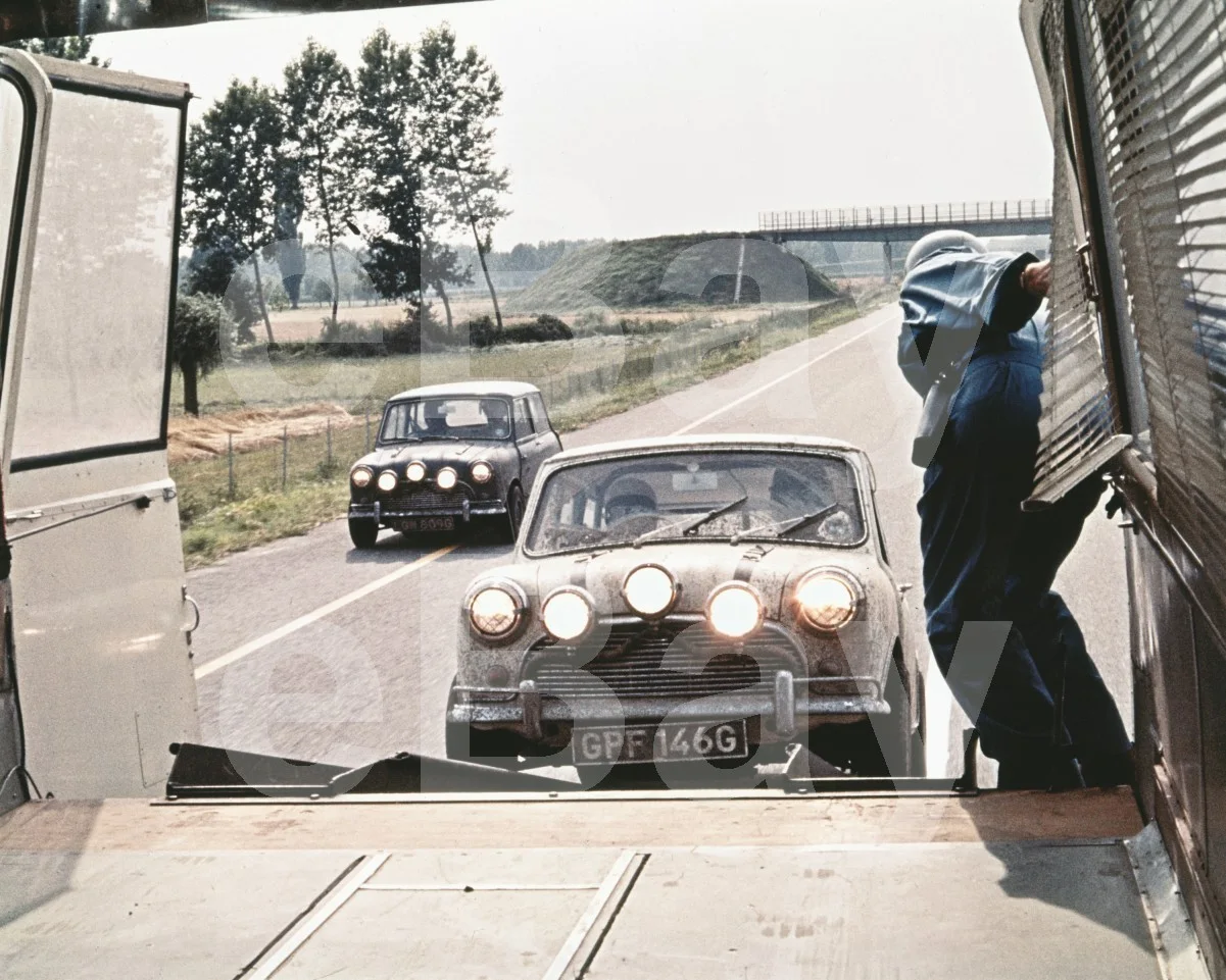 The Italian Job (1969) Car Scene Mini Cooper 16x12 Photo Poster Print, изображение 4