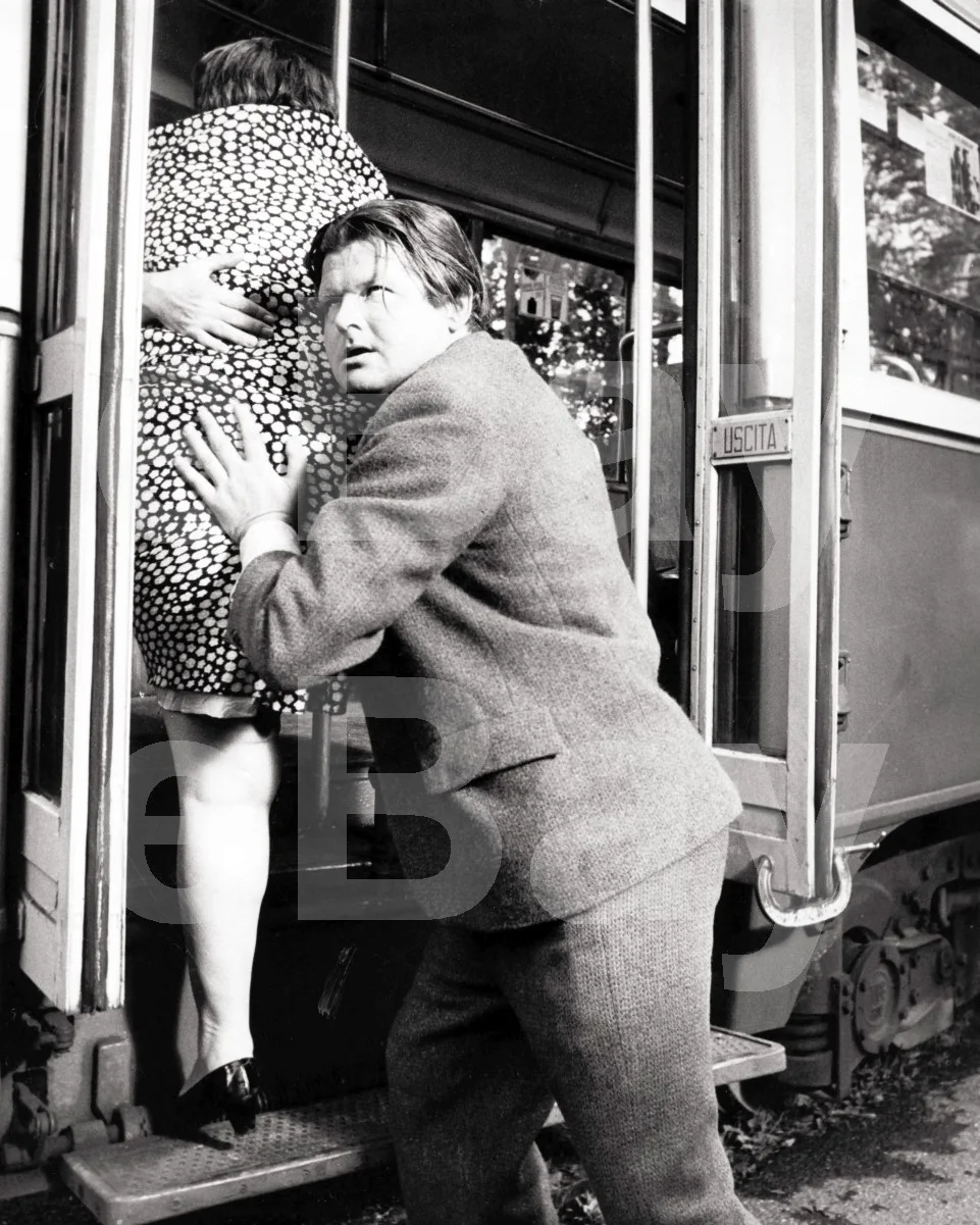 The Italian Job (1969) Benny Hill 16x12 Photo Poster Print, изображение 4