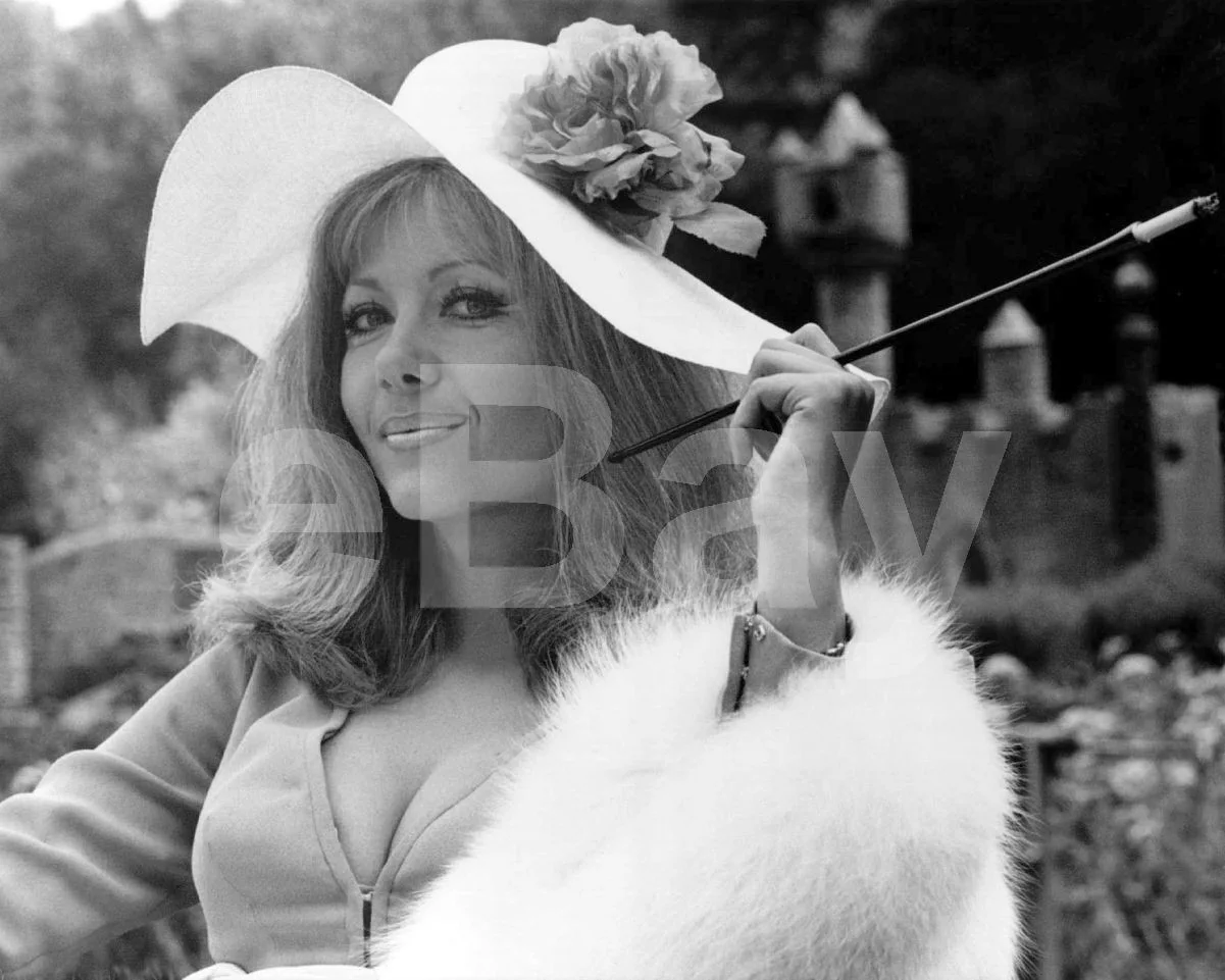 The House That Dripped Blood (1971) Ingrid Pitt 16x12 Photo Poster Print, изображение 4
