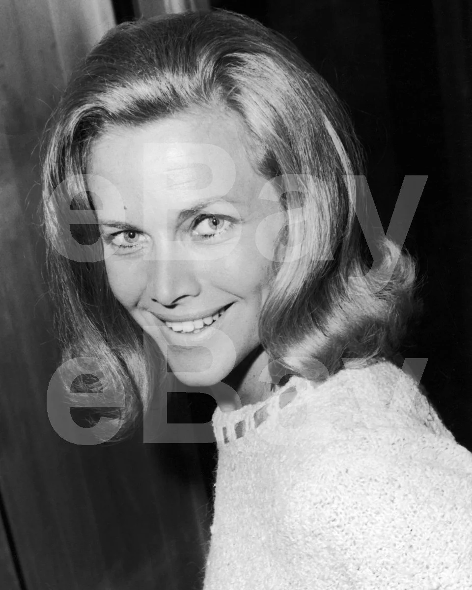 Honor Blackman 16x12 Photo Poster Print, изображение 4