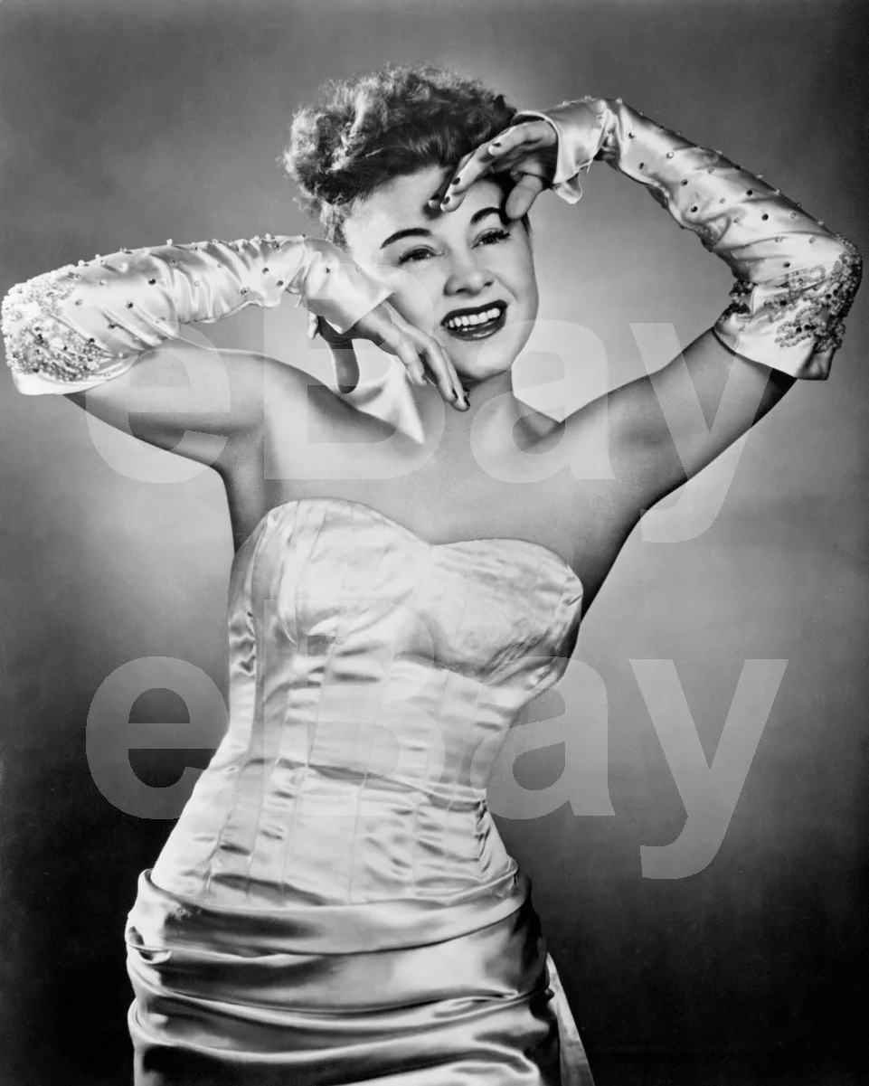 Hildegarde (The Incomparable) 16x12 Photo Poster Print, image 4