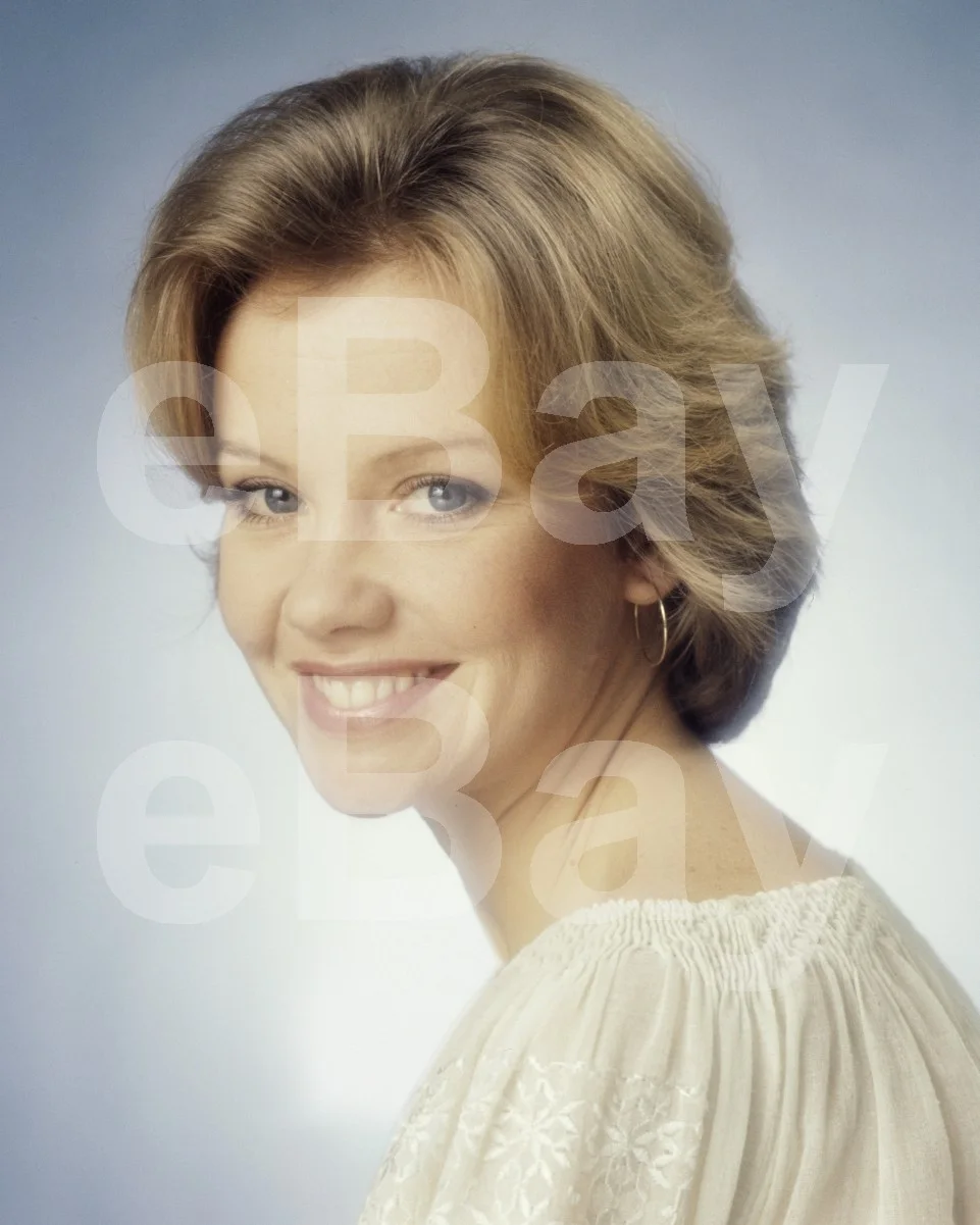 Hayley Mills 16x12 Photo Poster Print, image 4