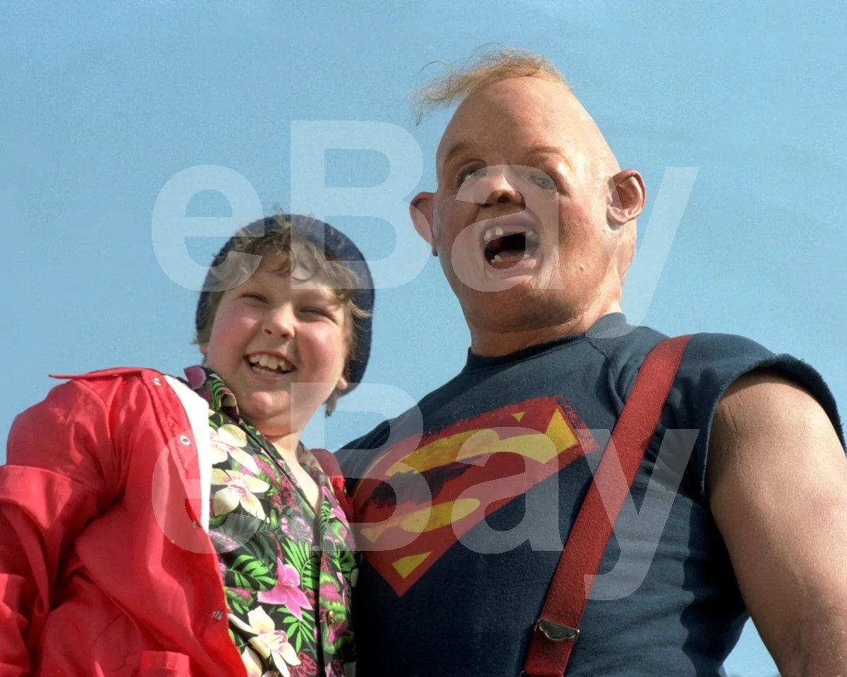 The Goonies (1985) Jeff Cohen "Chunk", John Matuszak "Sloth" 16x12 Photo Poster, изображение 4
