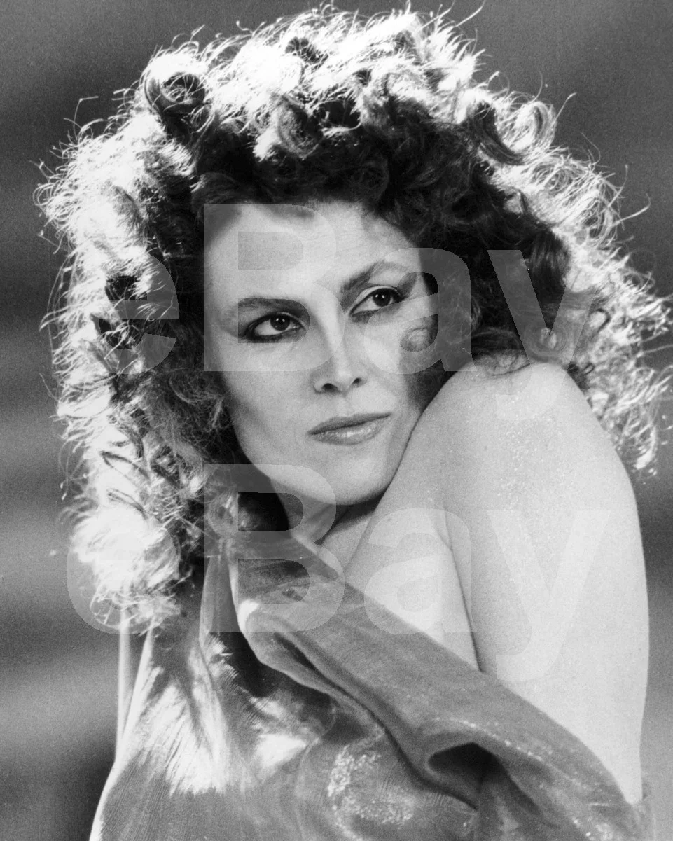 Ghostbusters (1984) Sigourney Weaver 16x12 Photo Poster Print, image 4