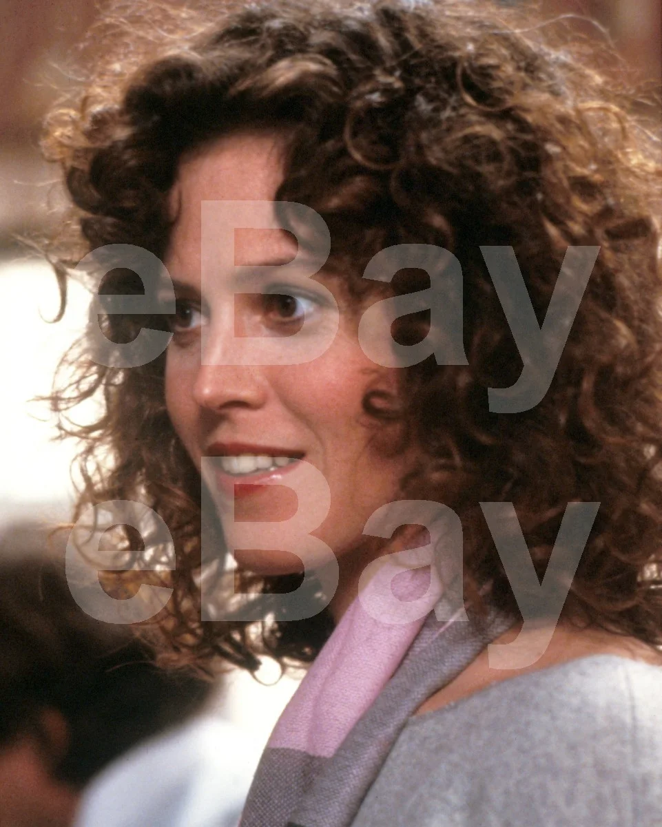 Ghostbusters (1984) Sigourney Weaver 16x12 Photo Poster Print, image 4
