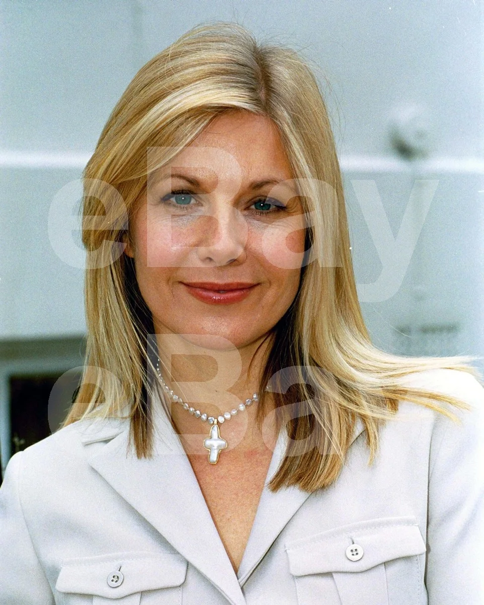Glynis Barber 16x12 Photo Poster Print, изображение 4