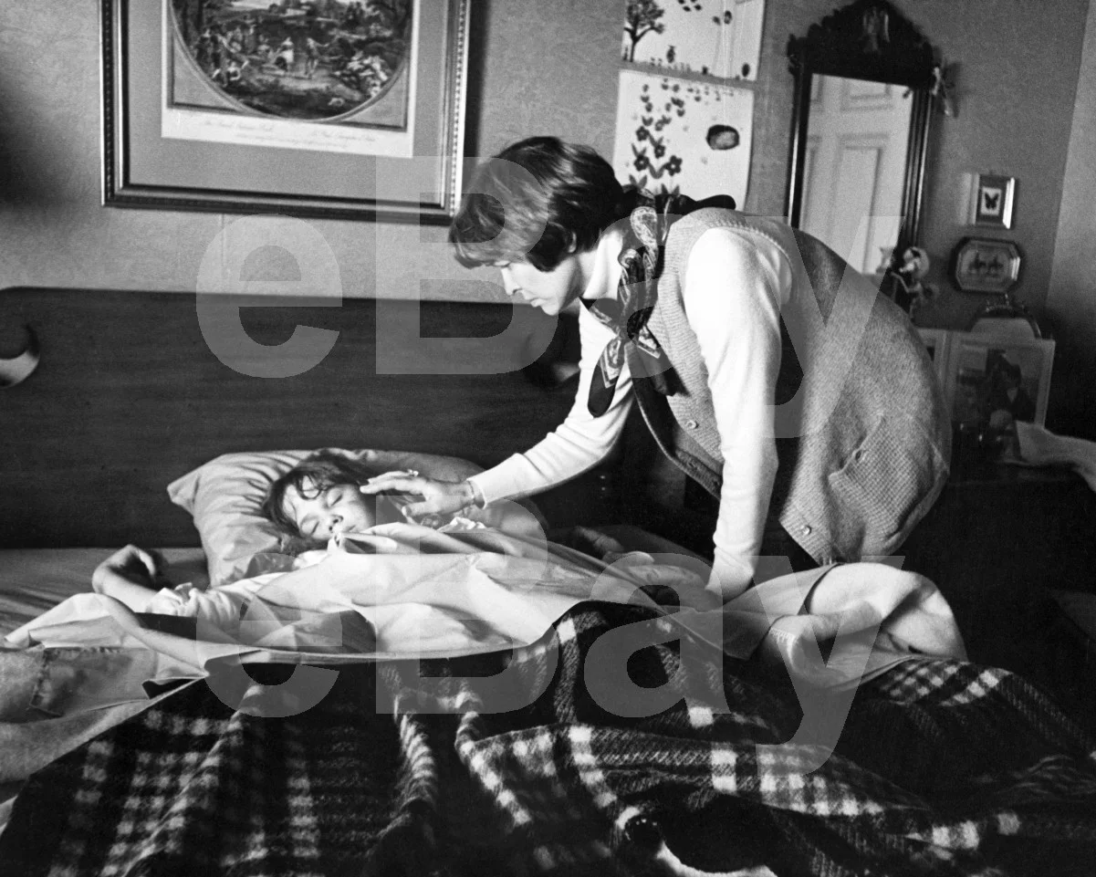 The Exorcist (1973) Ellen Burstyn, Linda Blair 16x12 Photo Poster Print, изображение 4
