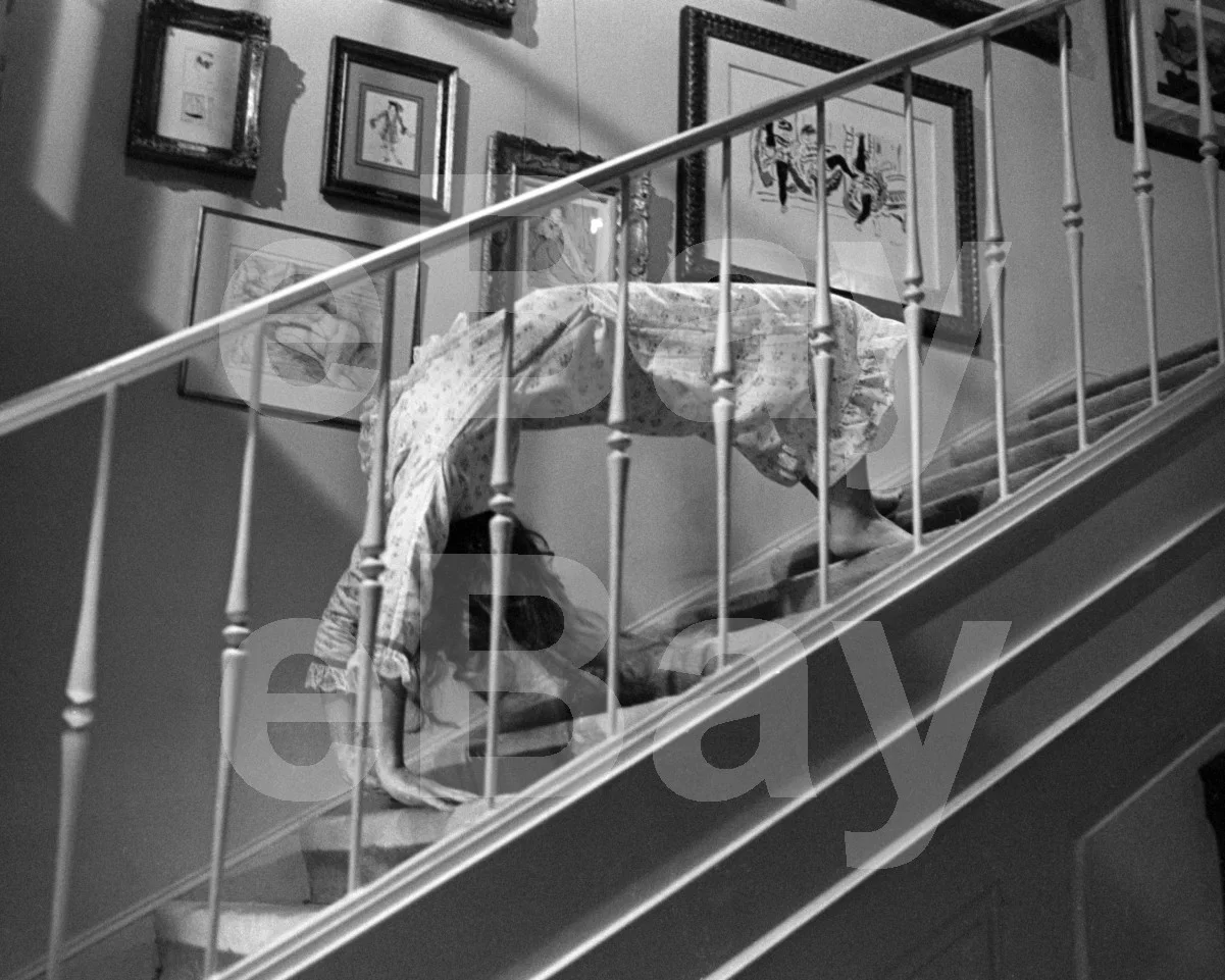 The Exorcist (1973) Linda Blair 16x12 Photo Poster Print, изображение 4