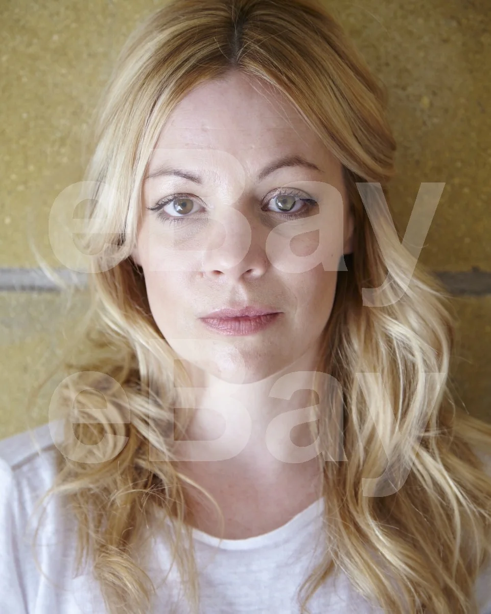 Fiona Button 16x12 Photo Poster Print, image 4