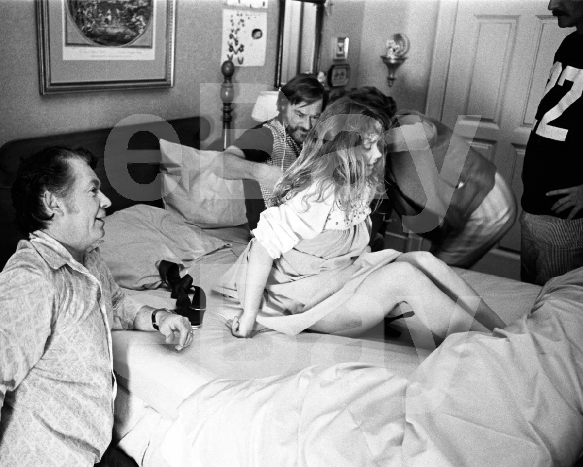 The Exorcist (1973) Linda Blair "Behind the Scenes" 16x12 Photo Poster Print, изображение 4