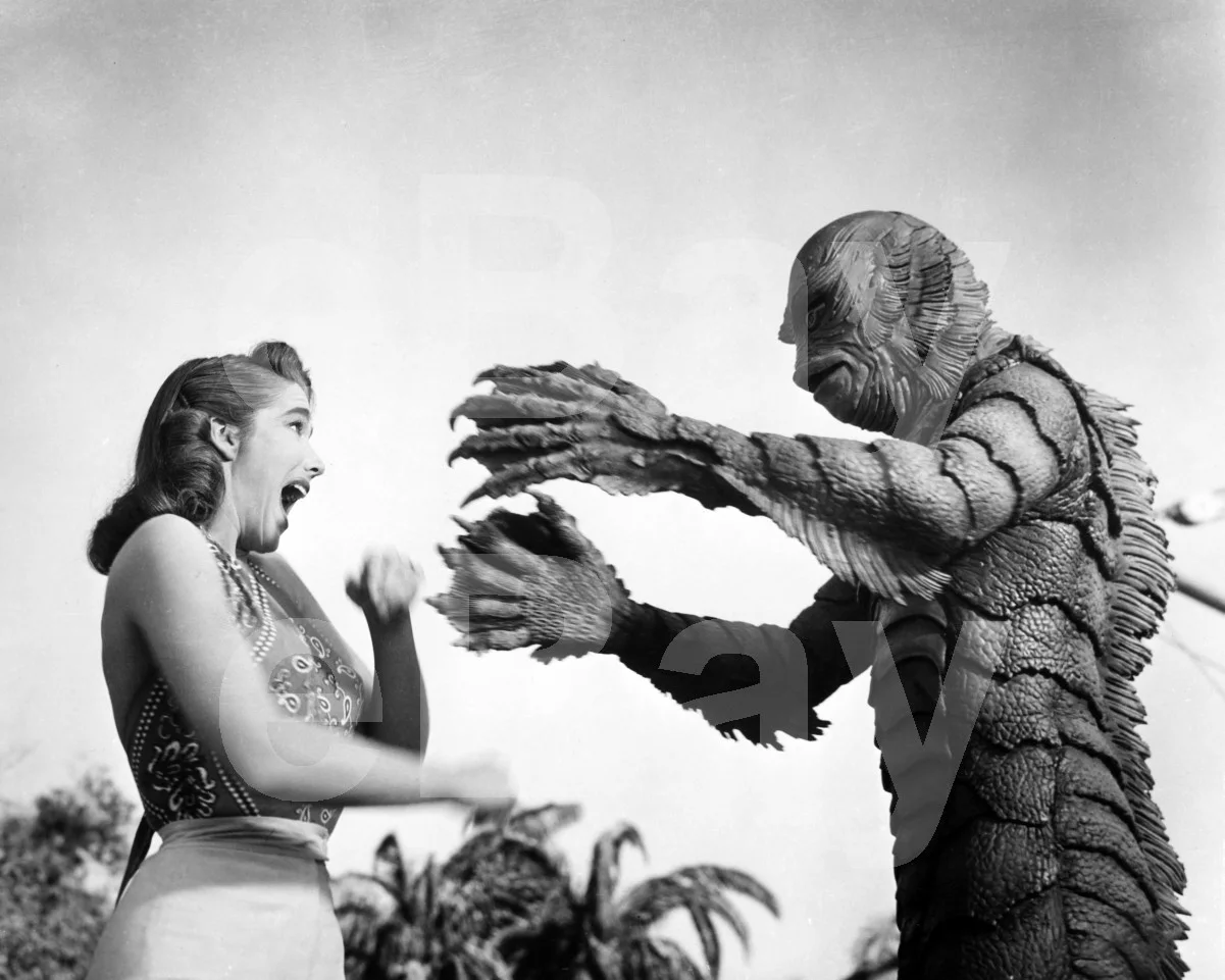 Creature from the Black Lagoon (1954) Julie Adams, The Gill Man 16x12 Photo, изображение 4