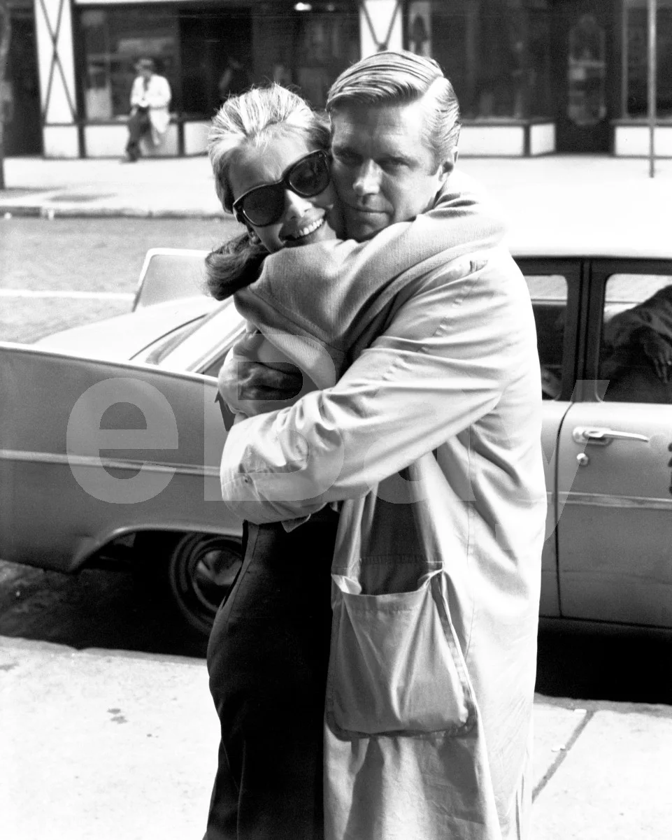 Breakfast at Tiffany's (1961) Audrey Hepburn, George Peppard 16x12 Photo Poster, изображение 4