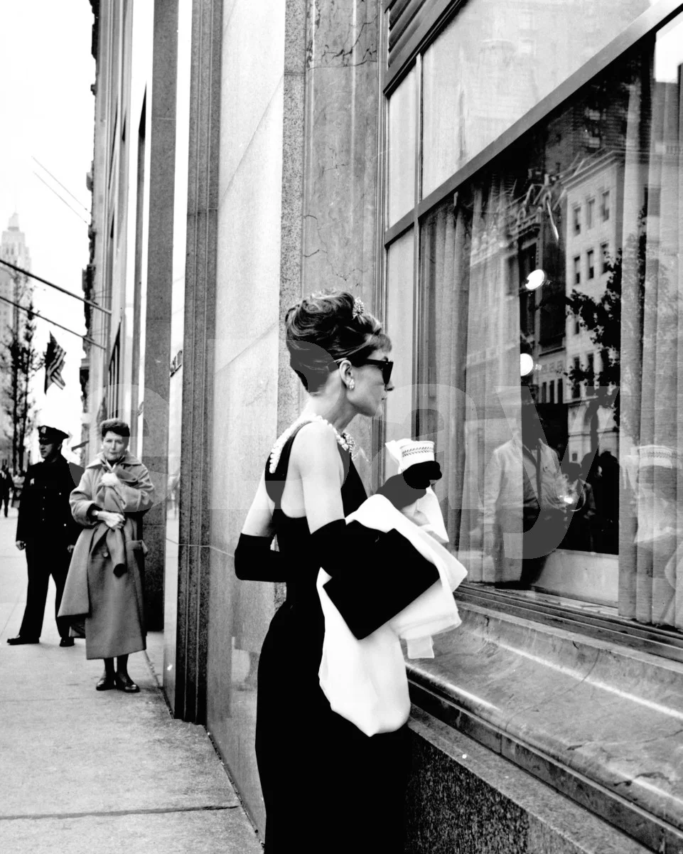 Breakfast at Tiffany's (1961) Audrey Hepburn 16x12 Photo Poster Print, image 4