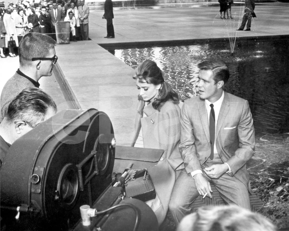 Breakfast at Tiffany's (1961) Audrey Hepburn, George Peppard 16x12 Photo Poster, изображение 4