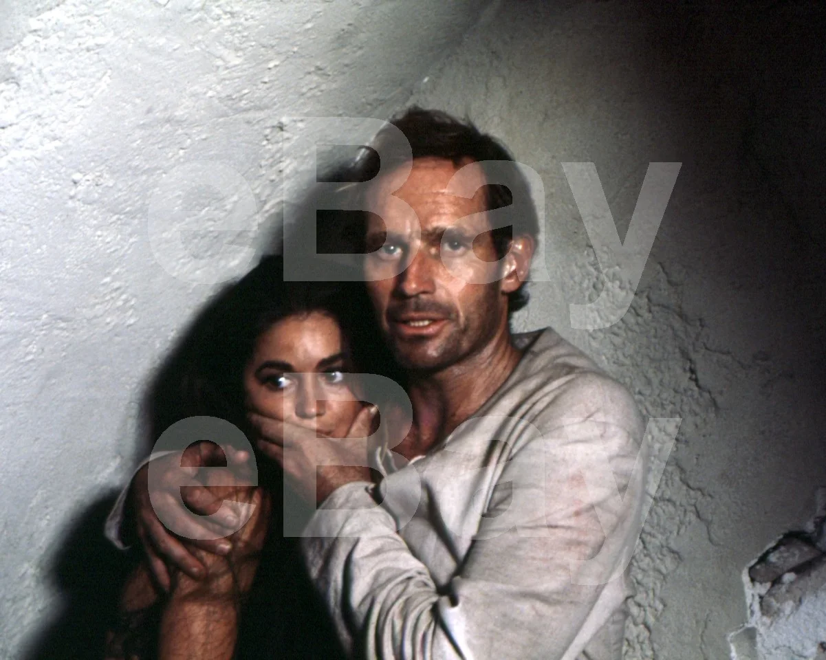 Beneath the Planet of the Apes (1970) Charlton Heston Linda Harrison 16x12 Photo, изображение 4