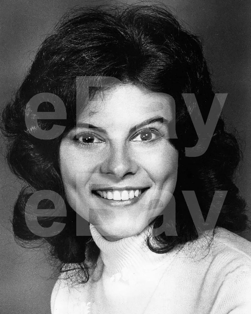 Adrienne Barbeau 16x12 Photo Poster Print, изображение 4