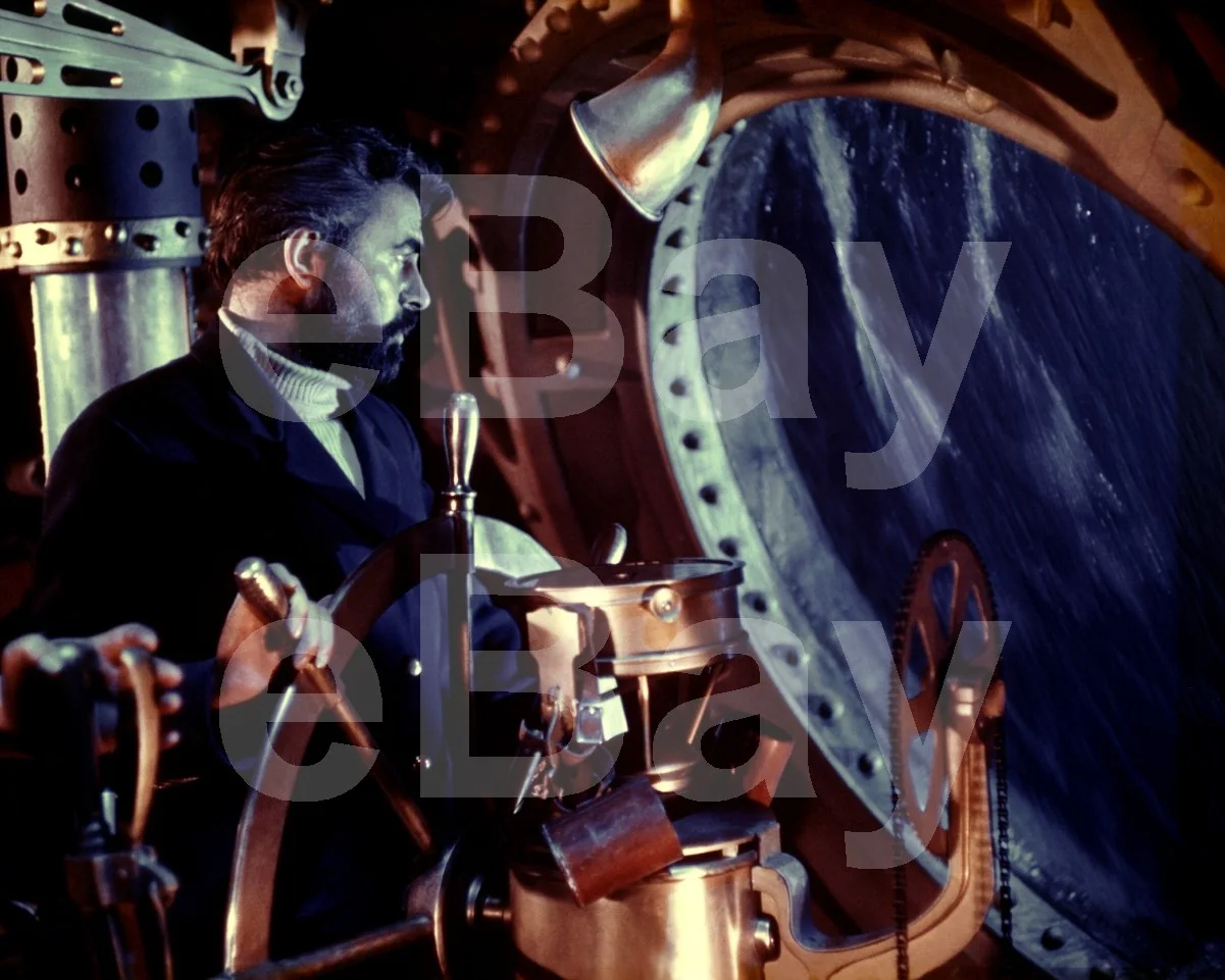 20,000 Leagues Under the Sea (1954) James Mason 16x12 Photo Poster Print, изображение 4
