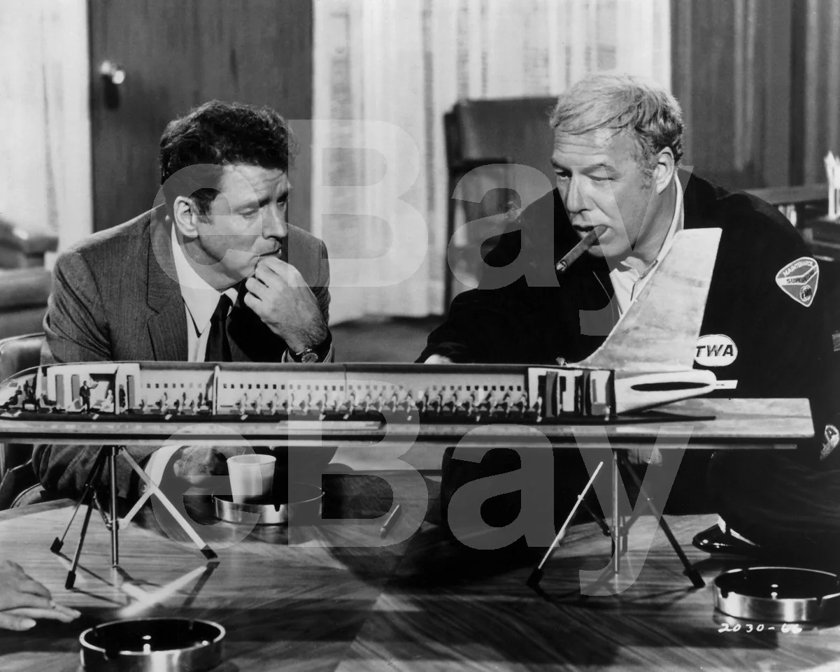 Airport (1970) Dean Martin, George Kennedy 16x12 Photo Poster Print, изображение 4