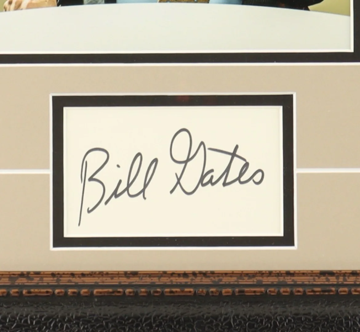 Bill Gates — Bill Gates Signed Autograph Beckett LOA Framed Picture Microsoft Windows Founder, image 2