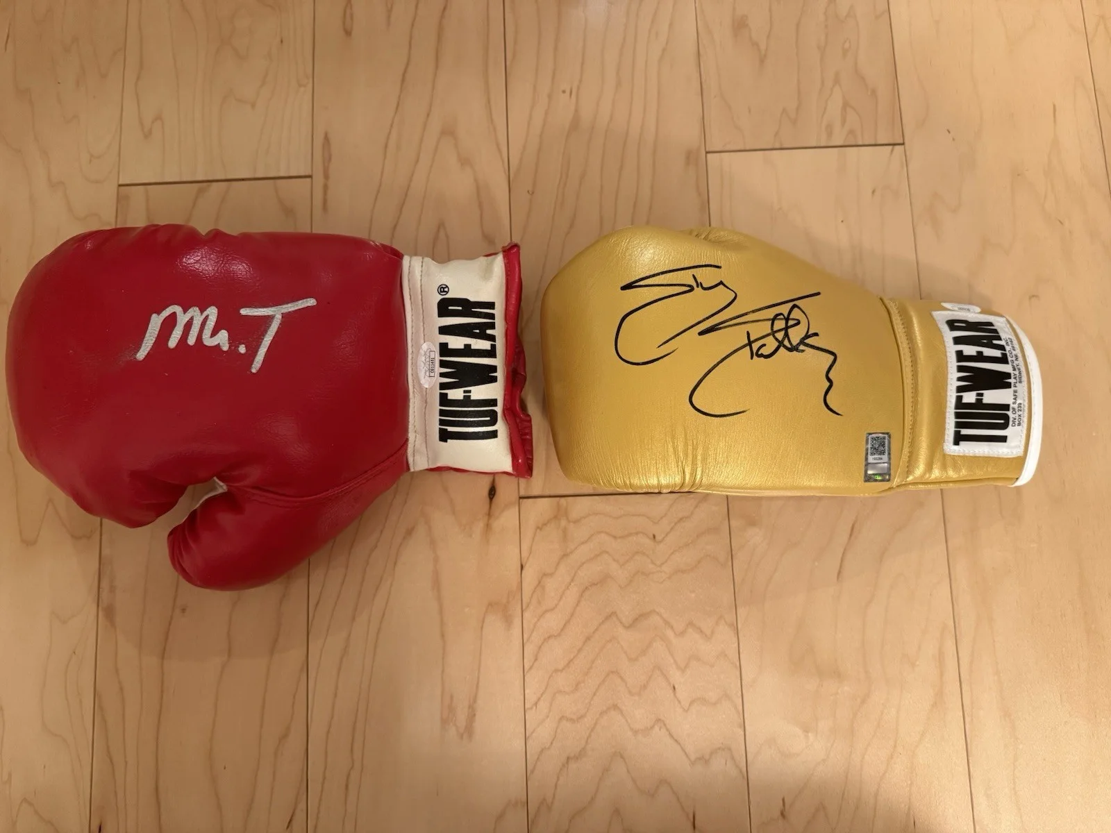 Sylvester Stallone — Sylvester Stallone & Mr. T Signed Rocky IIIBoxing Gloves very Rare! JSA /Becket