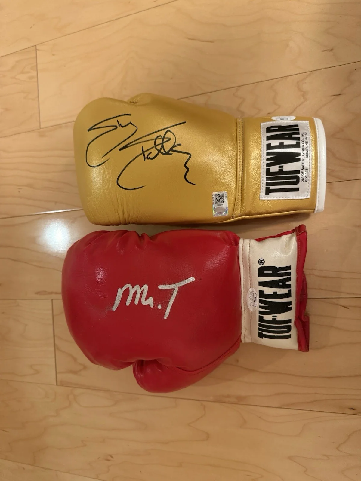 Sylvester Stallone — Sylvester Stallone & Mr. T Signed Rocky IIIBoxing Gloves very Rare! JSA /Becket, image 3