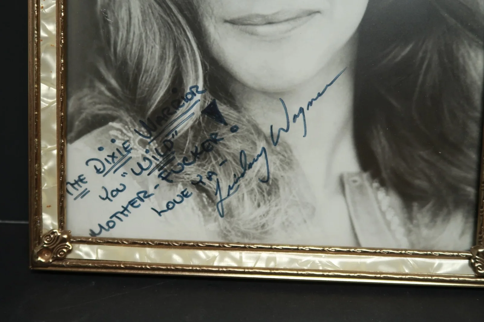 *Signed* Autograph Actress Lindsey Wagner Photo 10" x 8" with Gold & Pearl Frame, image 4