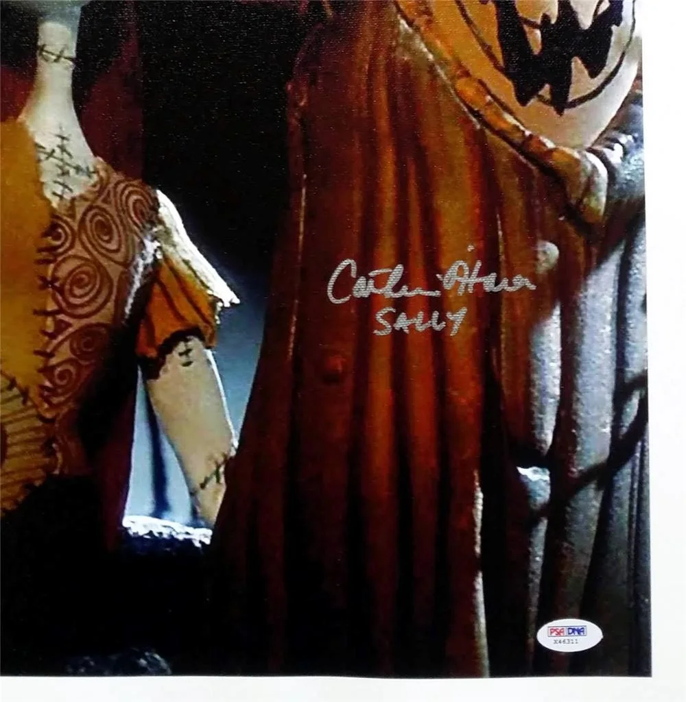 Catherine O'Hara — Catherine O'Hara Signed Nightmare Before Christmas 16x20 Canvas Photo auto PSA, изображение 2