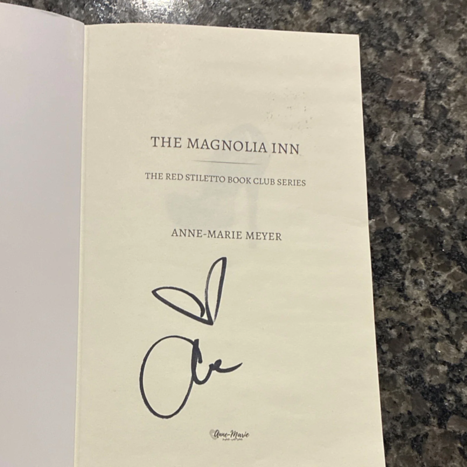 Anne-Marie Meyer — Anne-Marie Meyer Signed The Magnolia Inn Book Red Stiletto Book Club Series, изображение 3