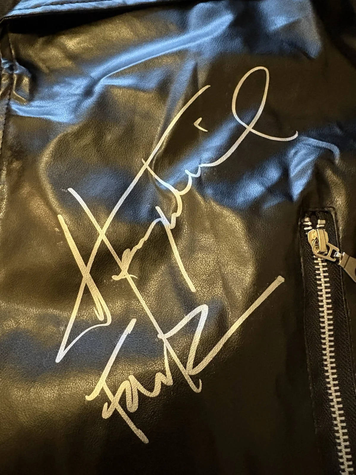 Henry Winkler — Henry Winkler Signed The Fonz Faux Leather Biker Jacket, image 2