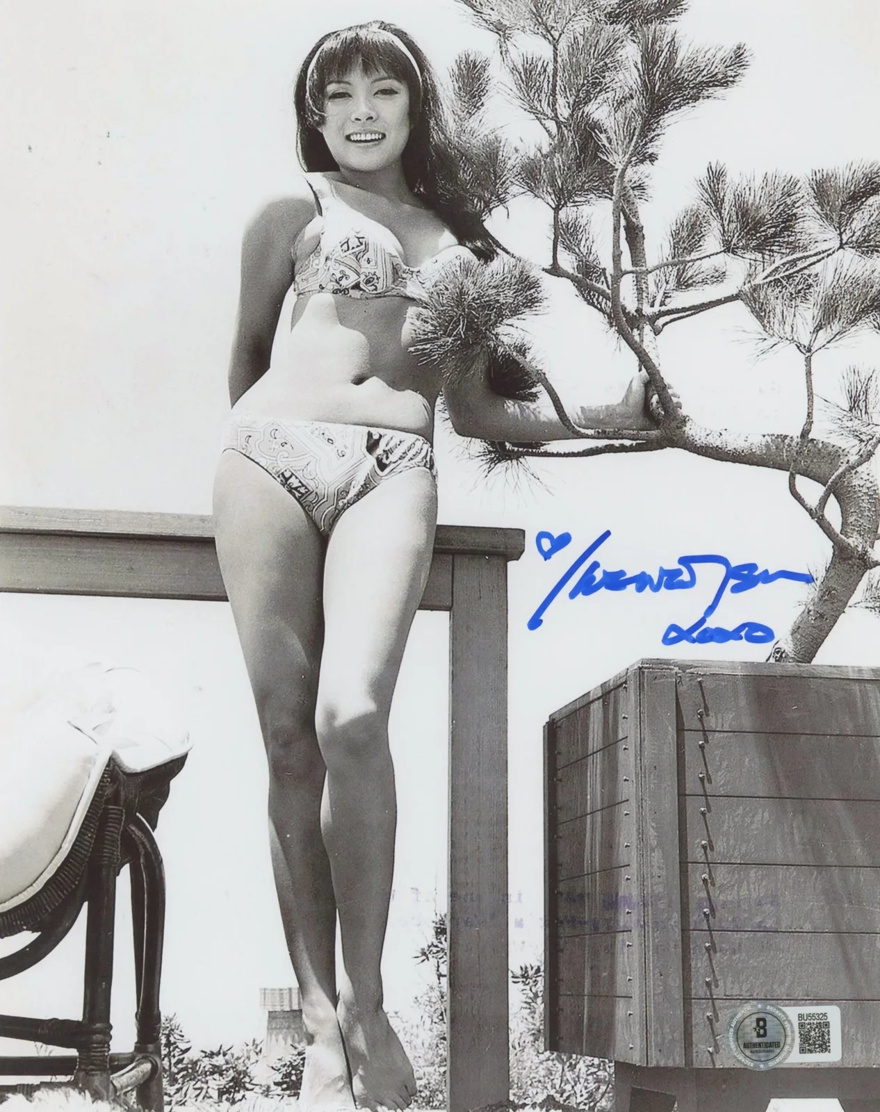 Irene Tsu — Irene Tsu Paradise, Hawaiian Style "XOXO" Authentic Signed 8x10 Photo BAS 3
