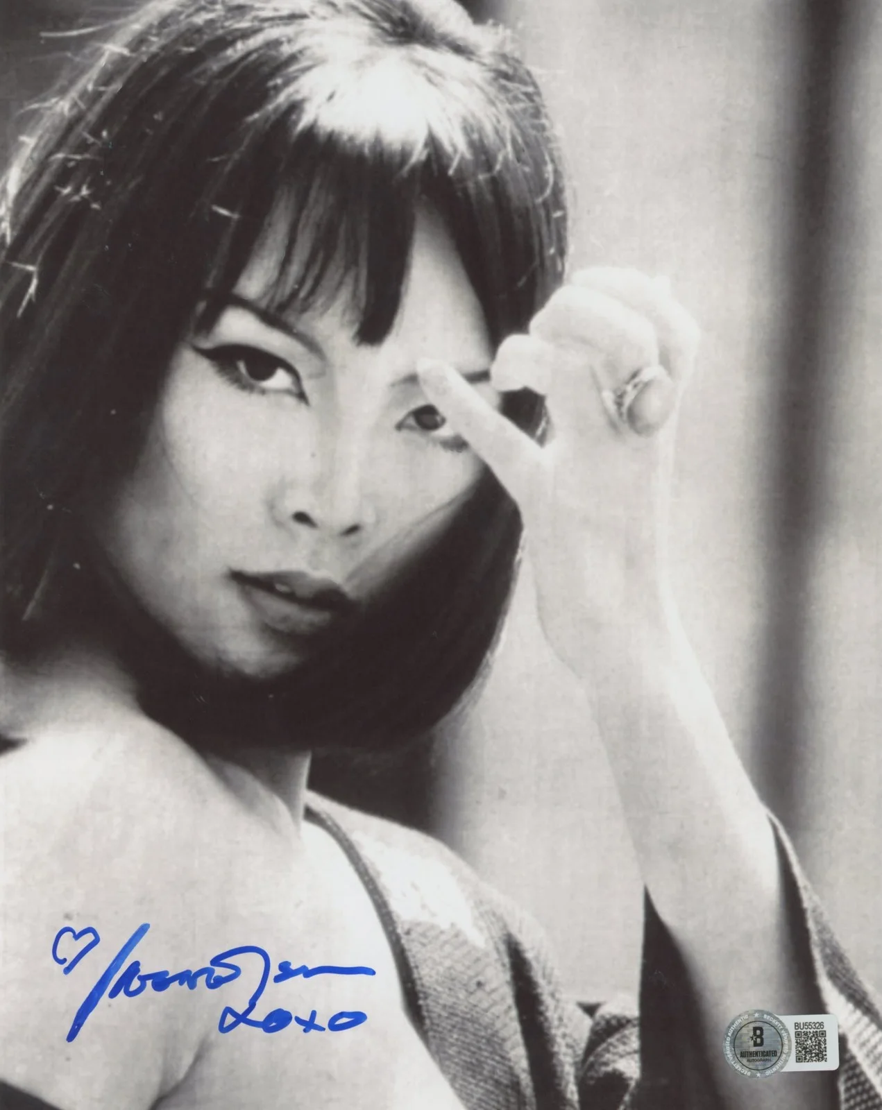 Irene Tsu — Irene Tsu Paradise, Hawaiian Style "XOXO" Authentic Signed 8x10 Photo BAS 2