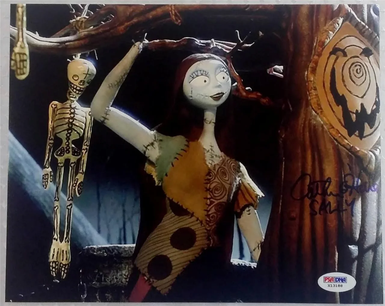 Catherine O'Hara — Catherine O'Hara signed "Sally" Nightmare Before Christmas 8x10 Photo auto PSA
