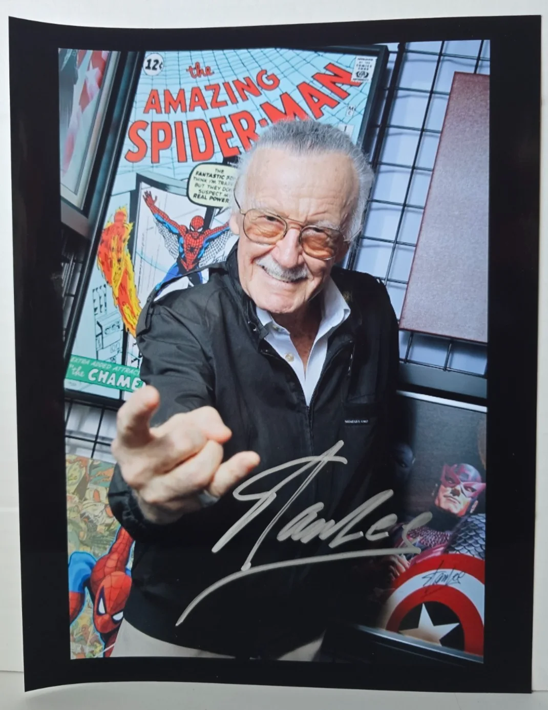 Stan Lee — MARVEL COMICS STAN LEE PHOTO PRINT HAND SIGNED SPIDER-MAN 8x11 COA, image 2