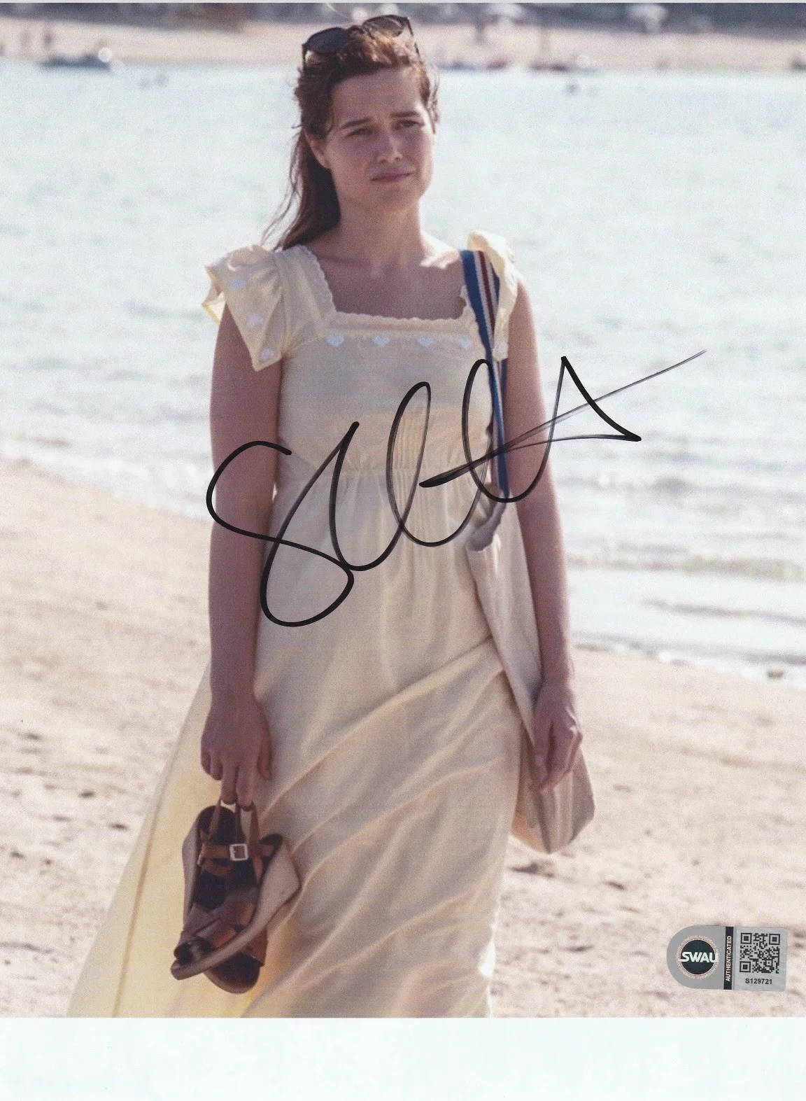 Sarah Catherine Hook — Sarah Catherine Hook The White Lotus Authentic Signe 8x10 Photo SWAU COA CERT 2
