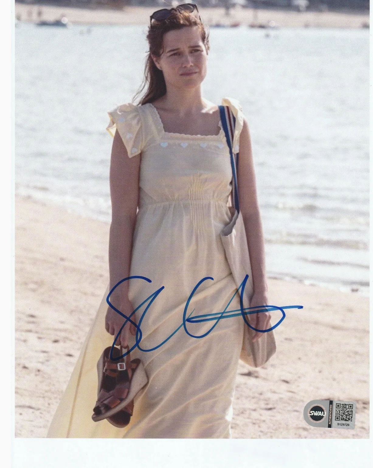 Sarah Catherine Hook — Sarah Catherine Hook The White Lotus Authentic Signe 8x10 Photo SWAU COA CERT 1