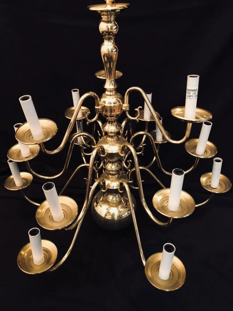 BEAUTIFUL BRASS HANGING CHANDLER w/15 LIGHTS WILL LOOK GREAT IN YOUR HOME, image 2