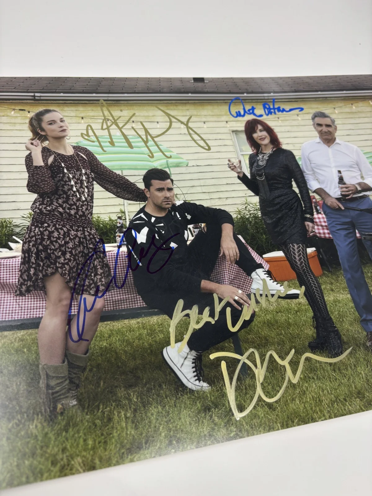 Catherine O'Hara, Dan Levy, Eugene Levy, Annie Murphy — Schitts Creek cast 11x14 signed Catherine O'Hara Dan Eugene Annie w/ JSA COA, image 3
