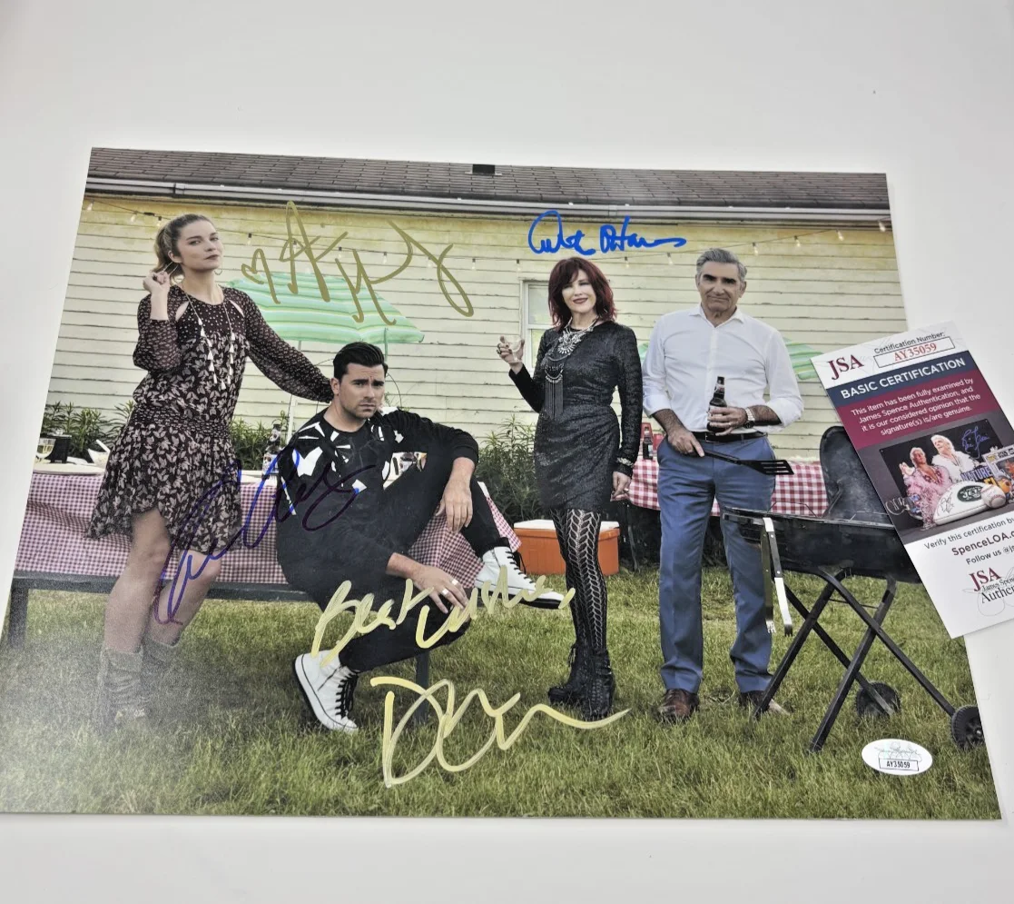Catherine O'Hara, Dan Levy, Eugene Levy, Annie Murphy — Schitts Creek cast 11x14 signed Catherine O'Hara Dan Eugene Annie w/ JSA COA, image 4