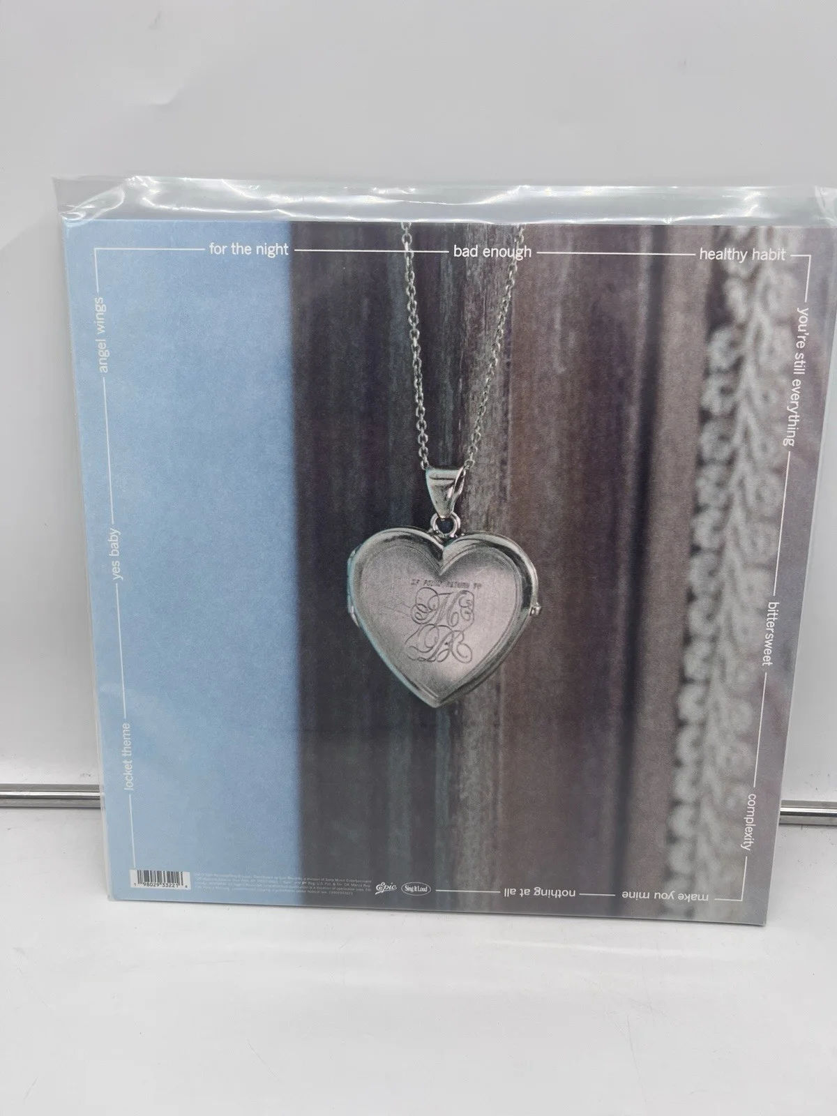 Madison Beer Signed on Cover Locket Vinyl sleeve Autographed Pop NY NEW, image 3