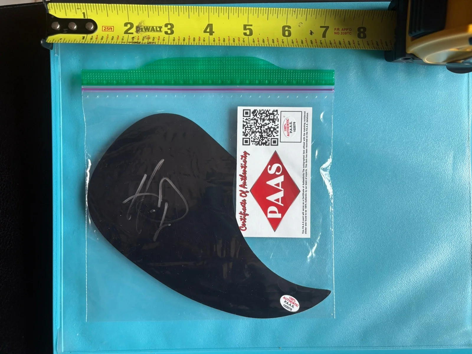 HARDY (Michael Wilson Hardy) Autographed Guitar Pick Guard PAAS COA 076, изображение 4