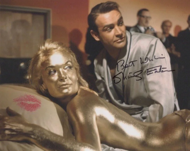 SHIRLEY EATON — SHIRLEY EATON BOND GIRL IN PERSON SIGNED PHOTO FROM JAMES BONDS GOLDFINGER