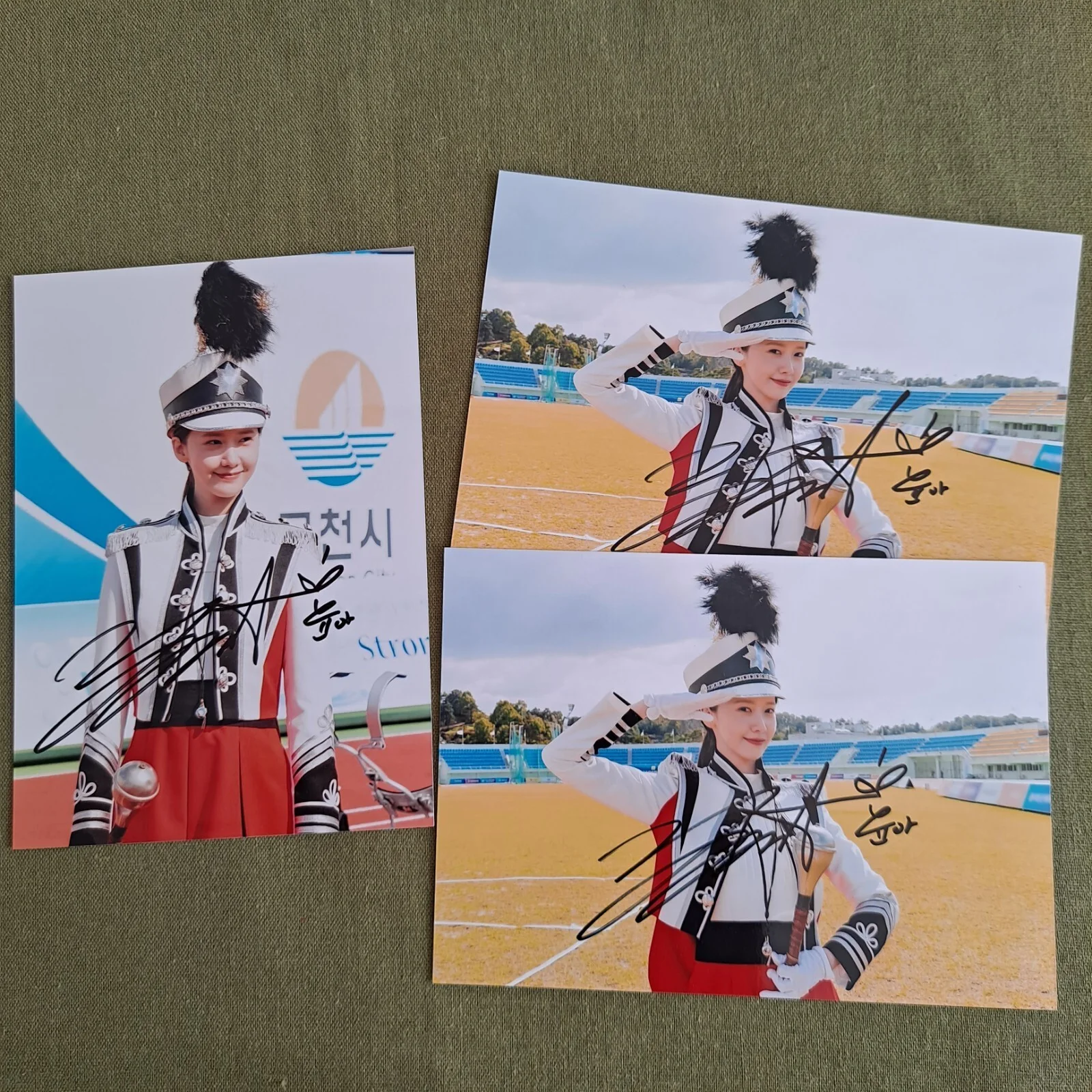 Big Mouse YOONA Autographed Signed Photo Autographs K-POP 4*6 202210, image 2