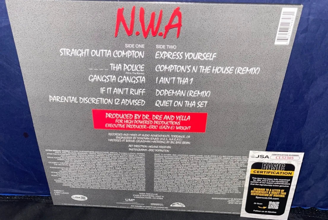 Ice Cube & DJ Yella Straight Outta Compton N.W.A Autographed Album Vinyl JSA 2, изображение 2