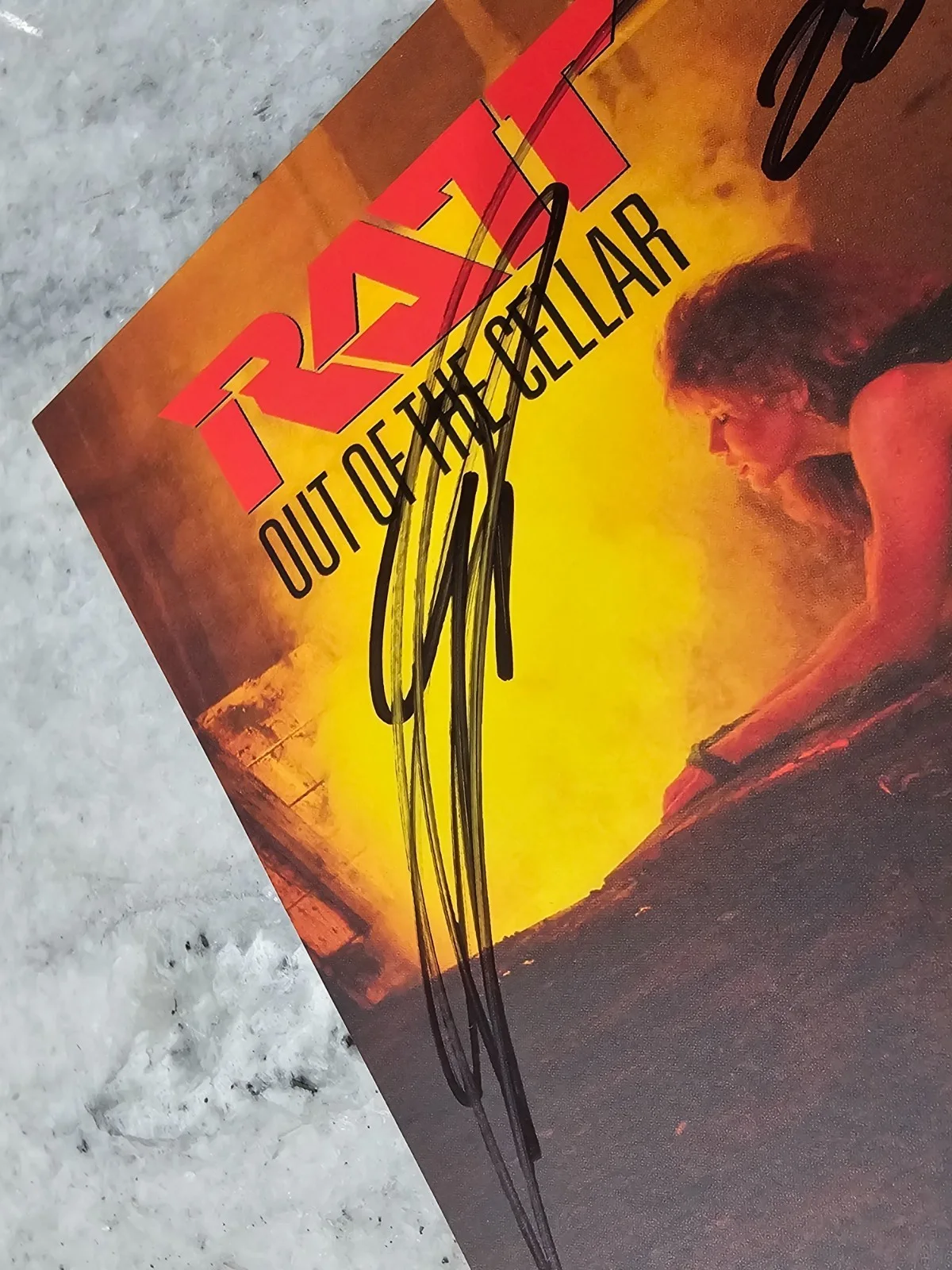 Ratt Out Of The Cellar Insert Card Signed by Stephen Pearcy 2024, image 3