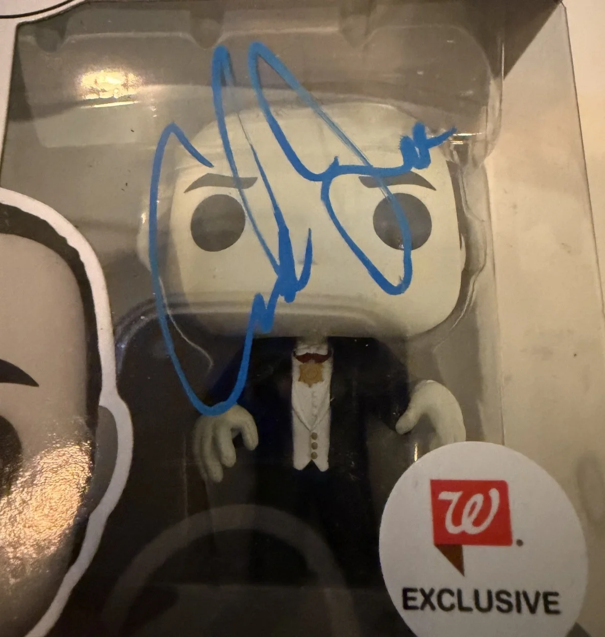 Caleb Landry Jones Dracula: A Love Tale Signed Autograph Funko Pop 1152 Walgreen, изображение 2